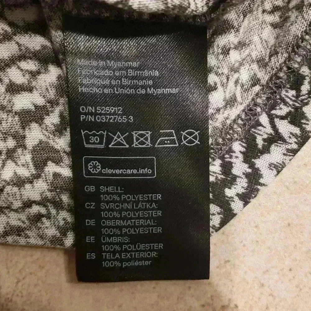 H&M Racerback Tank - Picture 4 of 6